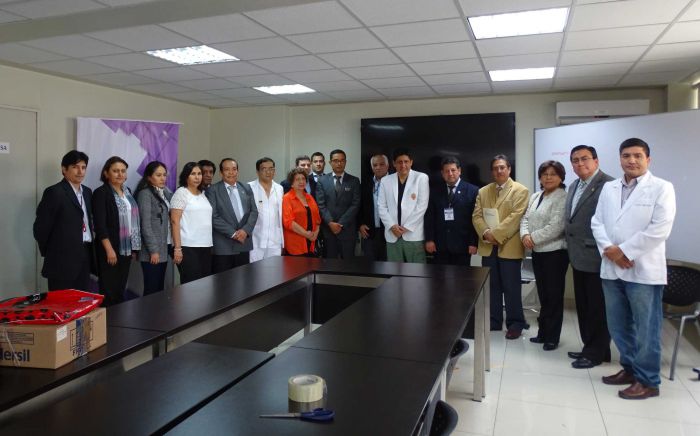 Autoridades y representantes en la postal final del día.