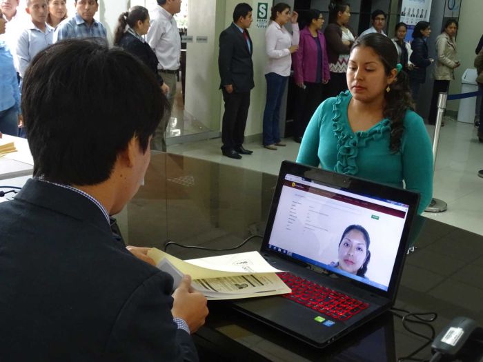 La revisión de los documentos fue rigurosa.