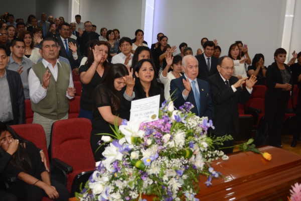 Hubo mucho pesar de parte de los asistentes a la ceremonia.