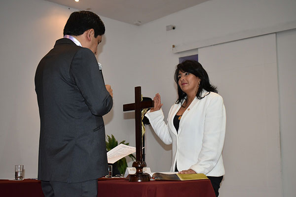 En la vista, Dra. Jessica Rivera Almeida, decana del Colegio Odontológico del Cusco.