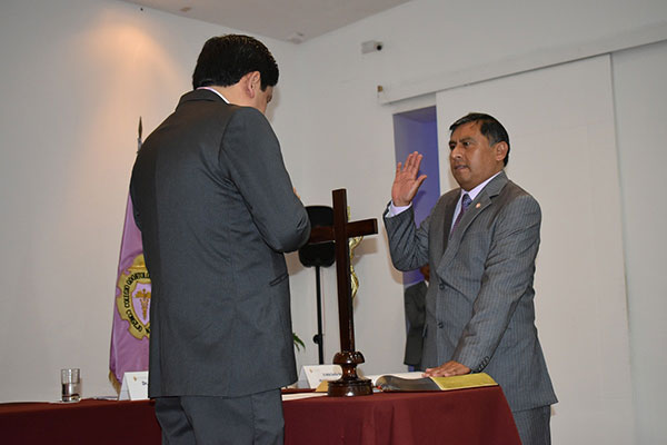 Juramentación del Dr. Rodrigo Salazar Lazo, decano del Colegio Odontológico de Junín.