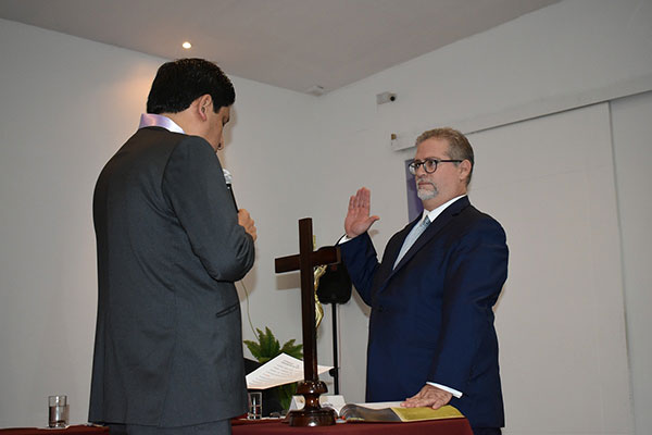 Juramentación del Dr. César Adrianzen Acurio.