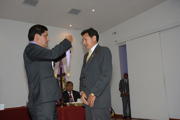 Juramentación del Dr. Marlon Tenorio Anicama.